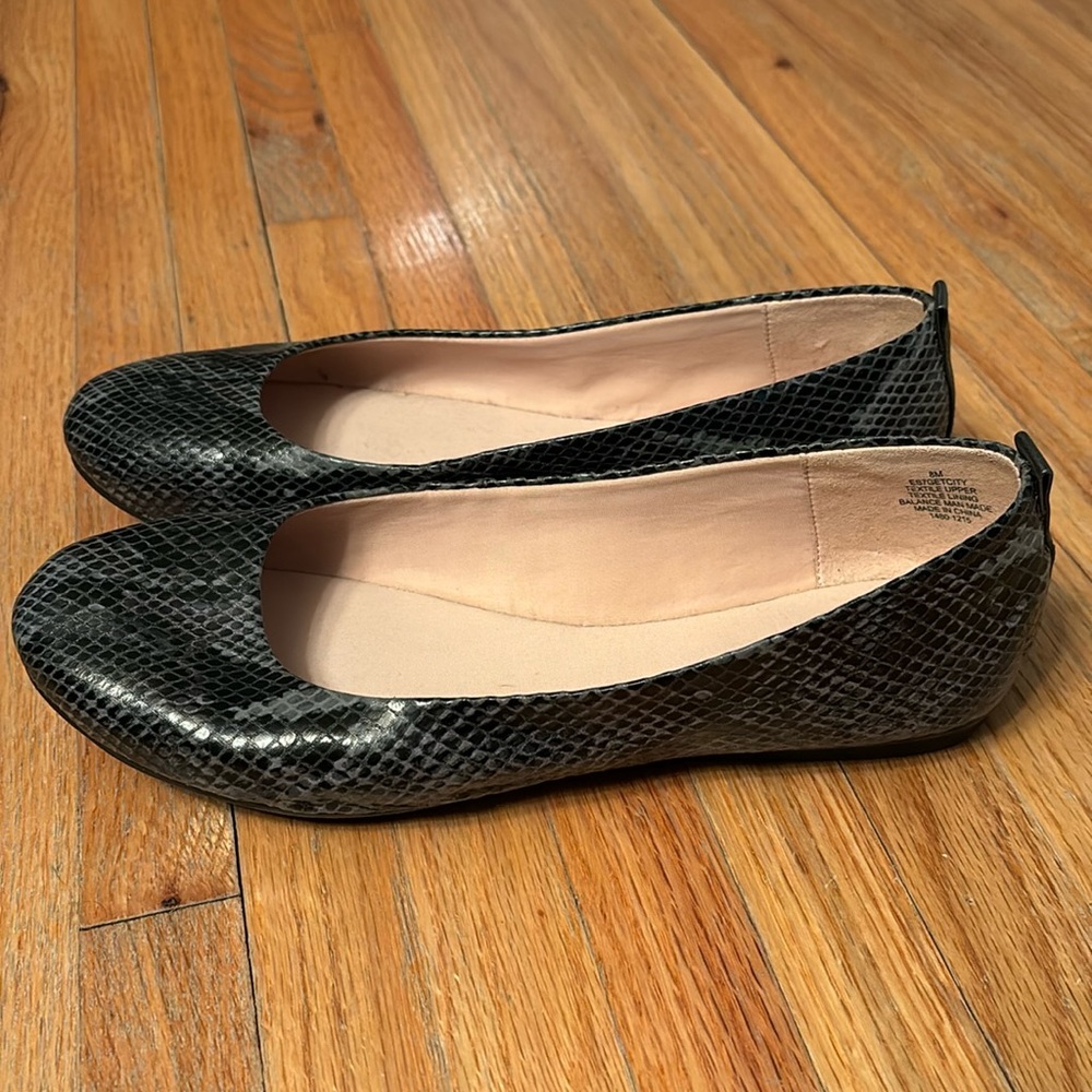 Easy Spirit Black Snakeskin Flats